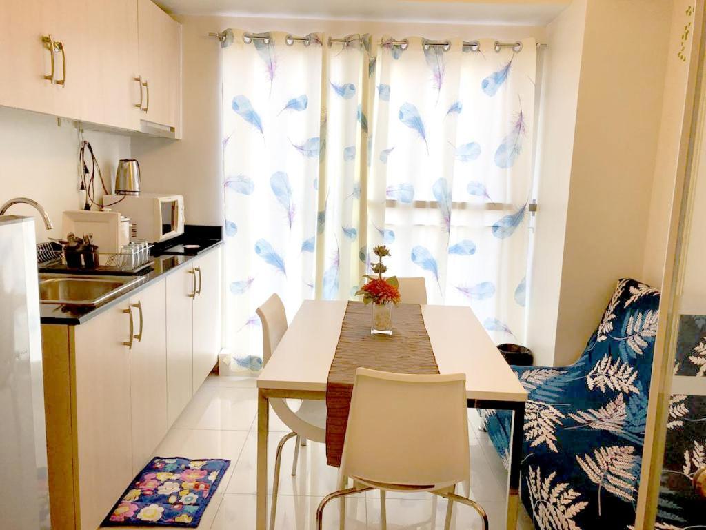Smdc Tagaytay Taal Lake Condo Cook Netflix No Balcony No Free Parking Tagaytay City Luaran gambar